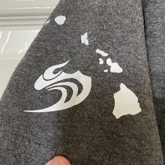 High End Hawaiian Fire Firefighter Men’s Gray S T-Shirt MINT HI - Picture 6 of 6